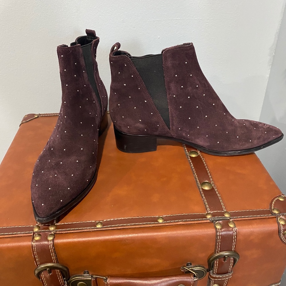 Women’s size 8 Marc Fisher boots